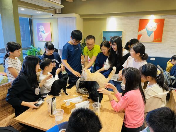 森林小徑健行店对宠物超友善